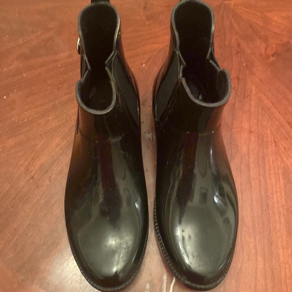 🦊 Michael Kors short rain boot. - Picture 3 of 6